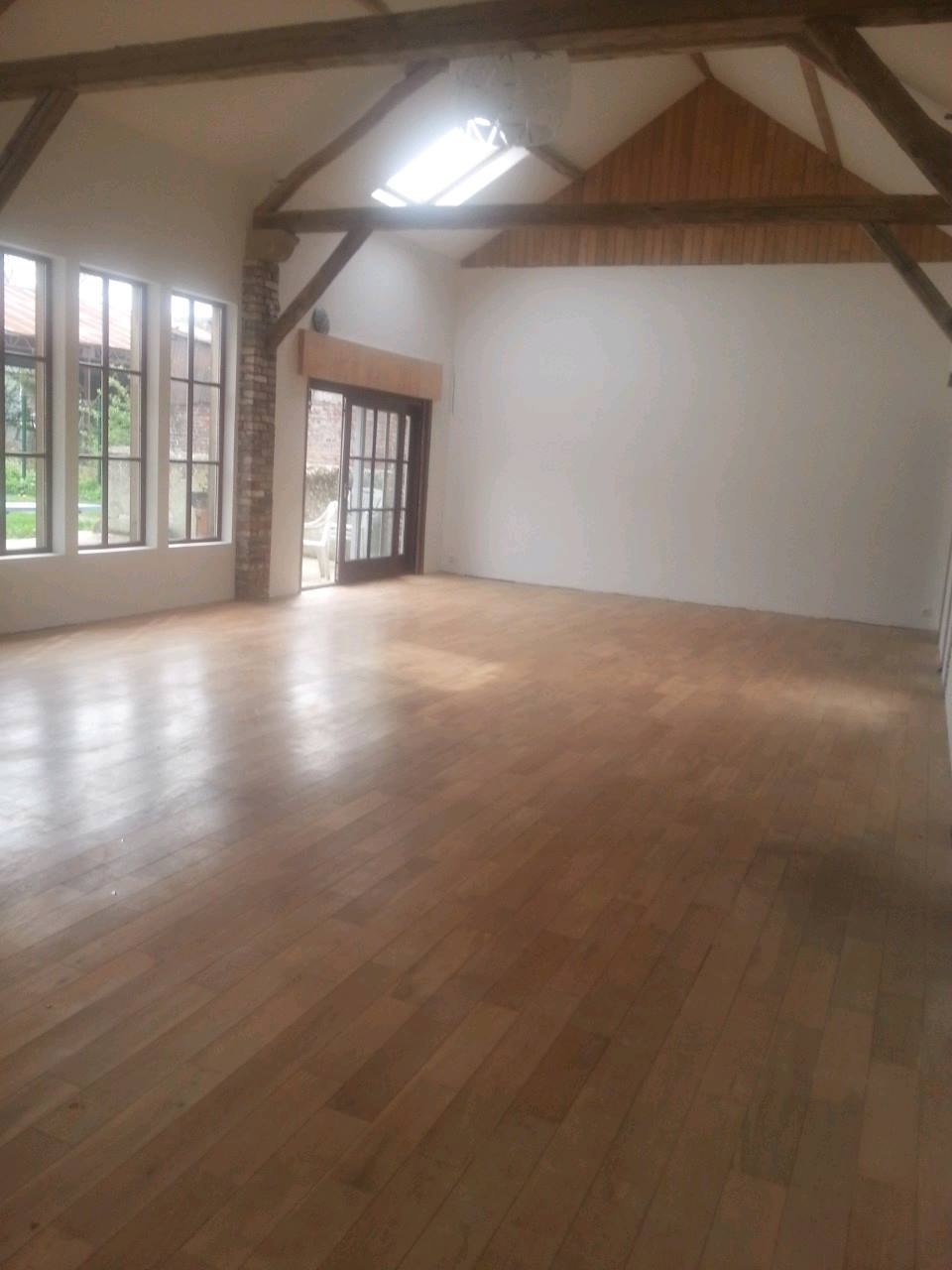 salle studio danse parquet miroirs